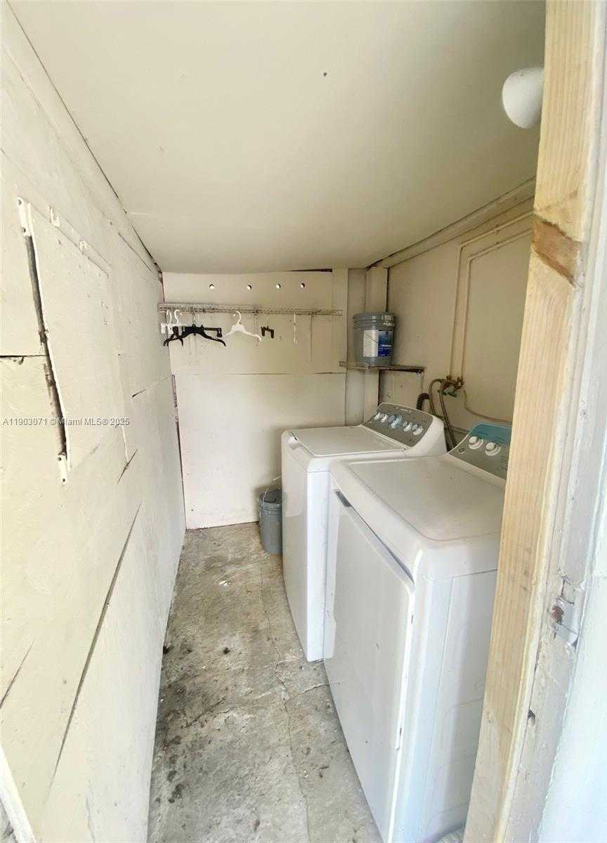 Small Image of 2024 NORTH EAST 183RD ST, North Miami Beach Number 20