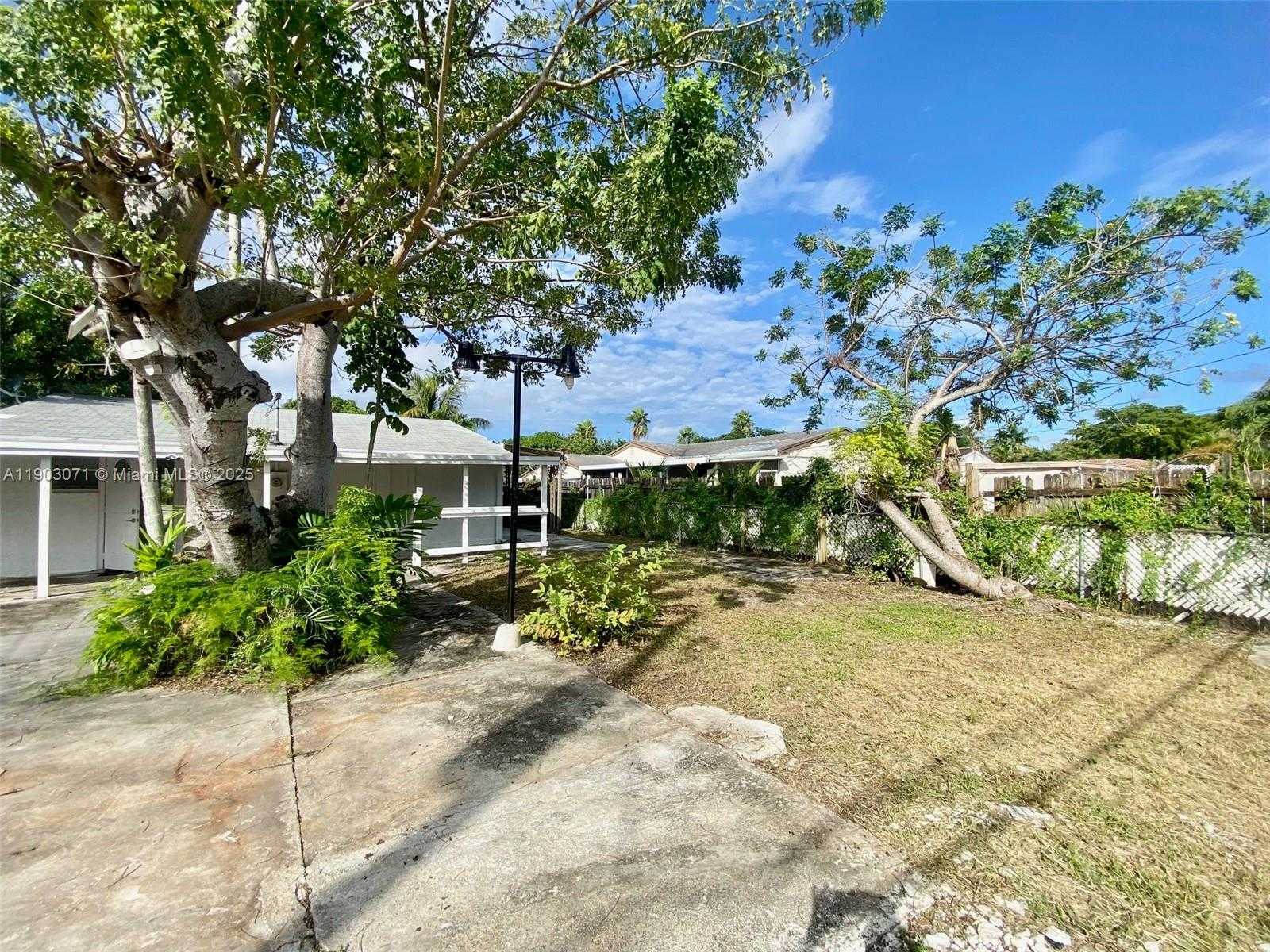 Small Image of 2024 NORTH EAST 183RD ST, North Miami Beach Number 22