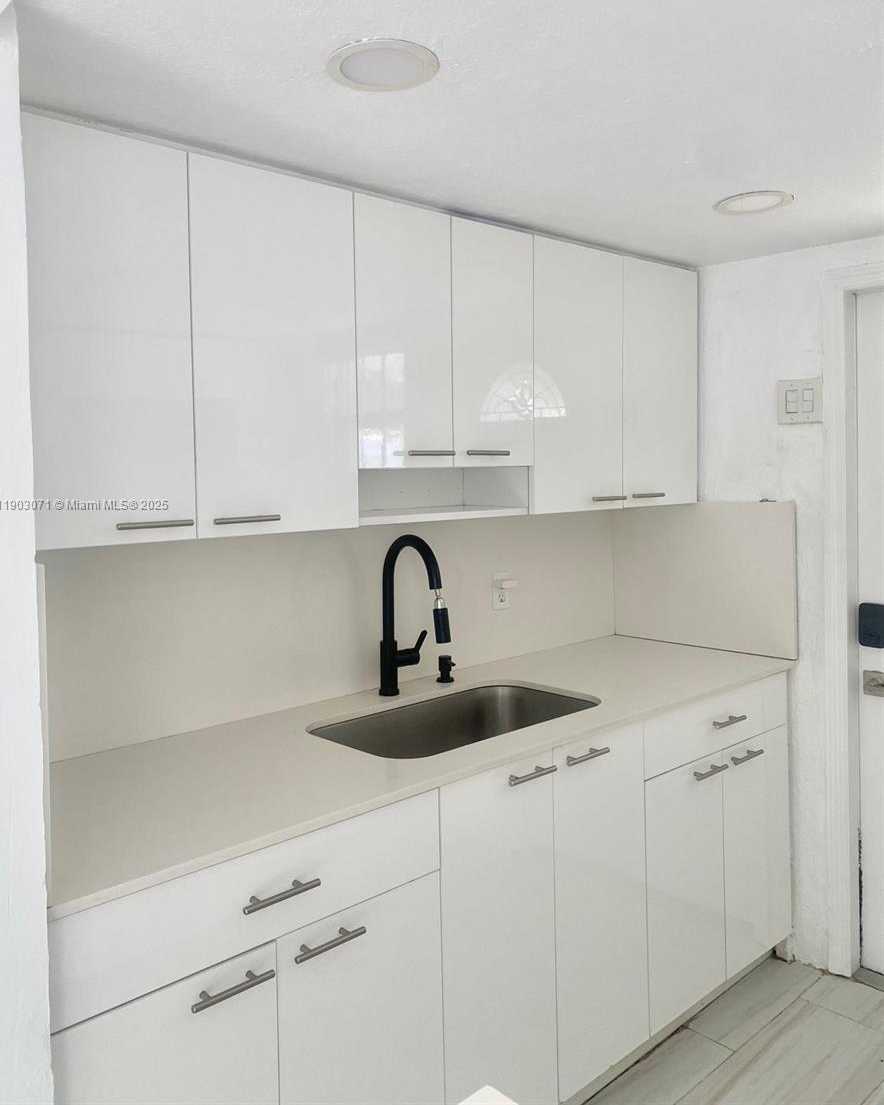 Small Image of 2024 NORTH EAST 183RD ST, North Miami Beach Number 6