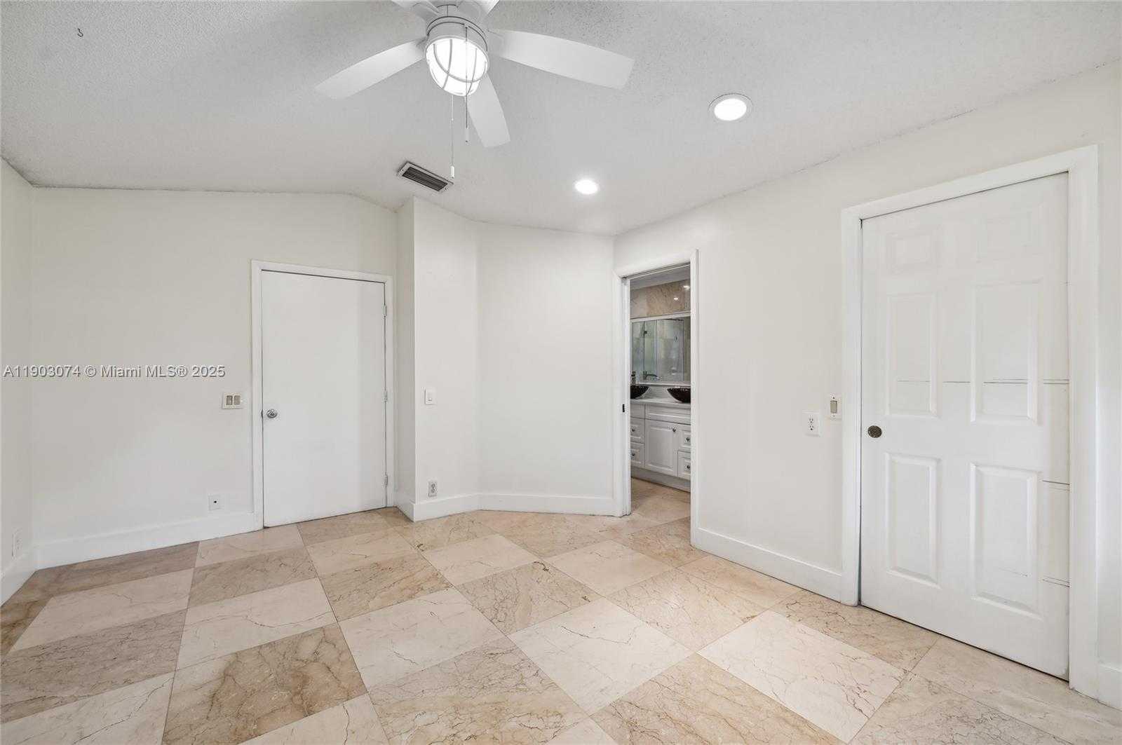 Imagen de Pequeño Objeto