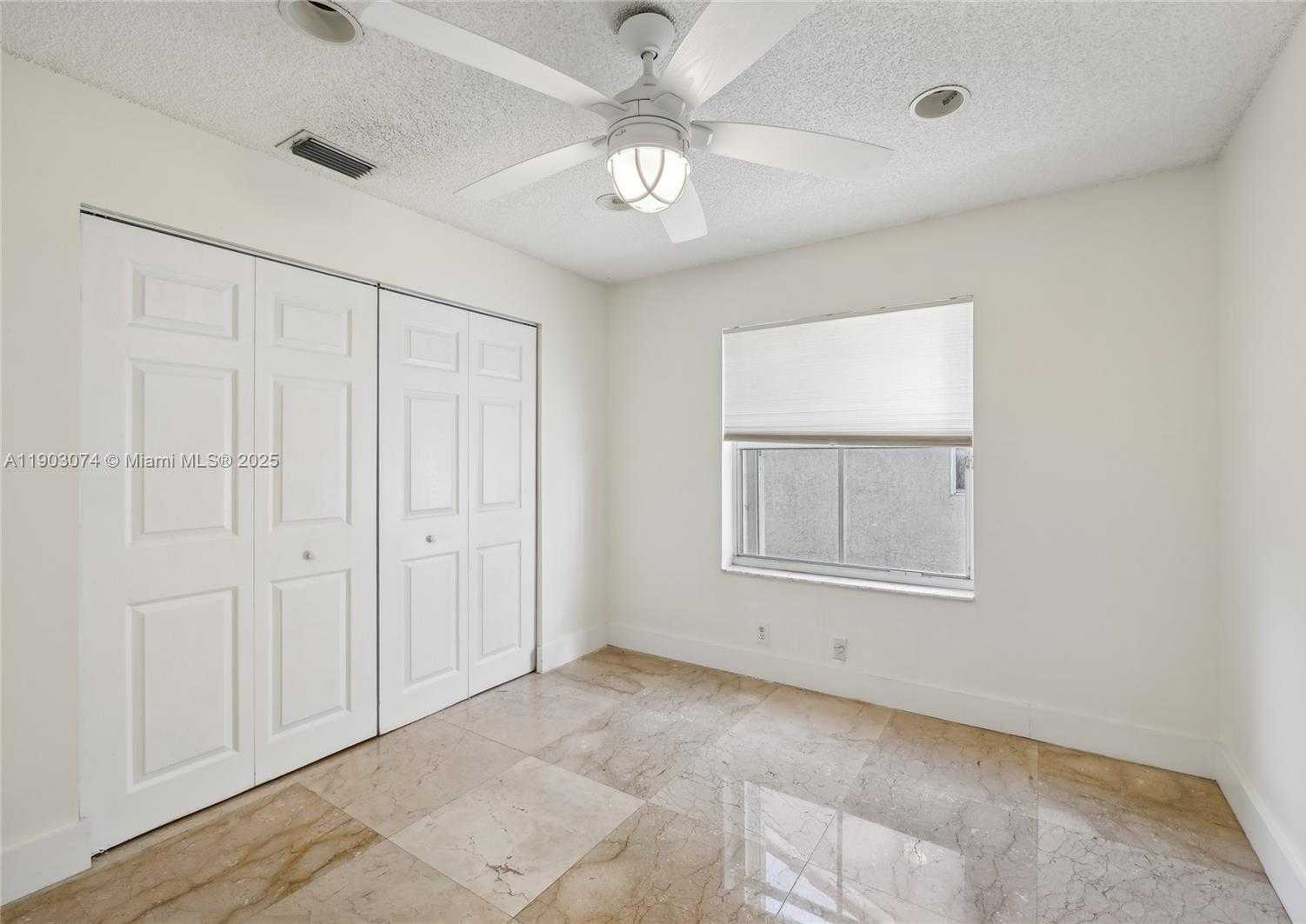 Imagen de Pequeño Objeto