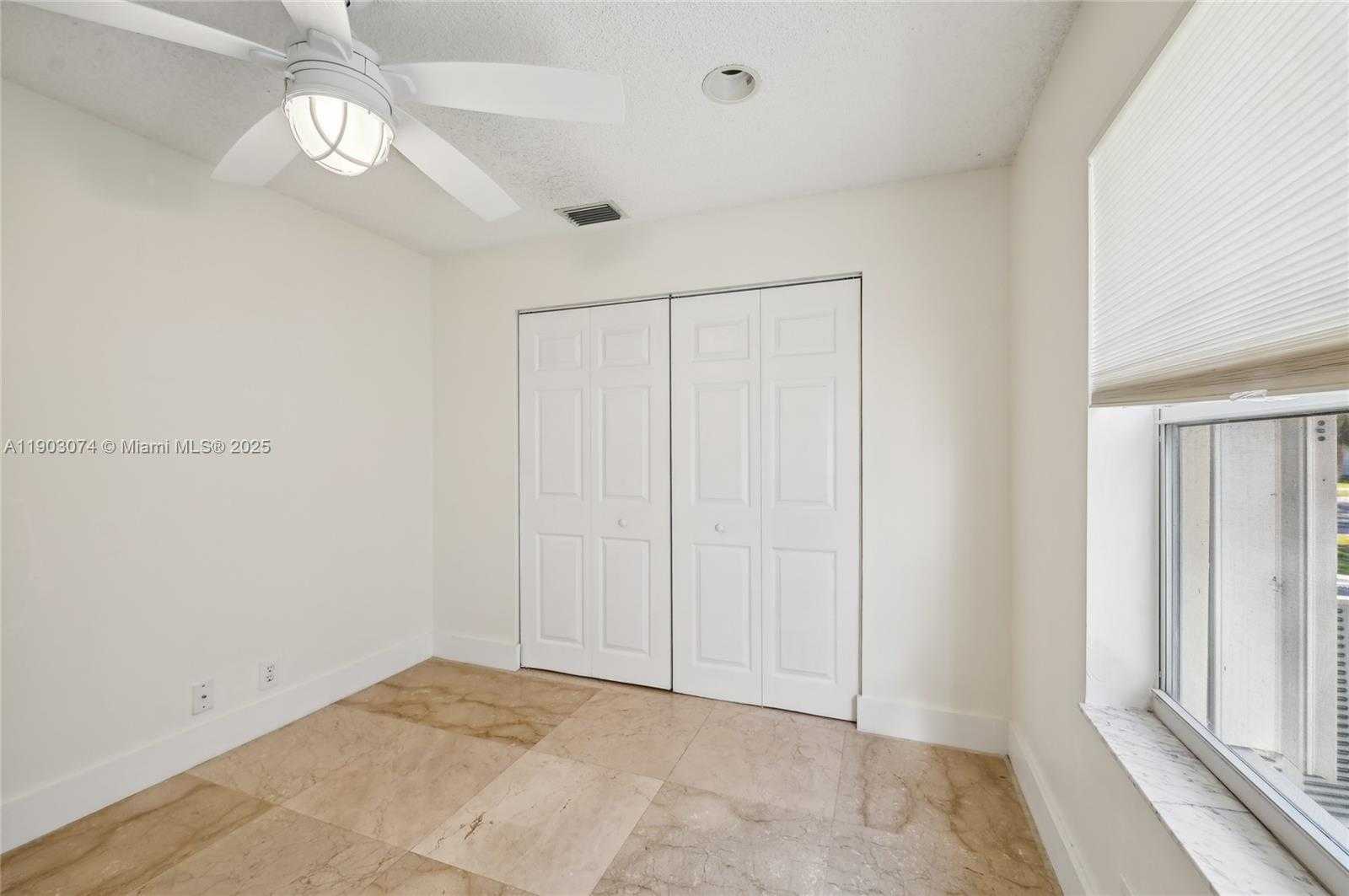 Imagen de Pequeño Objeto