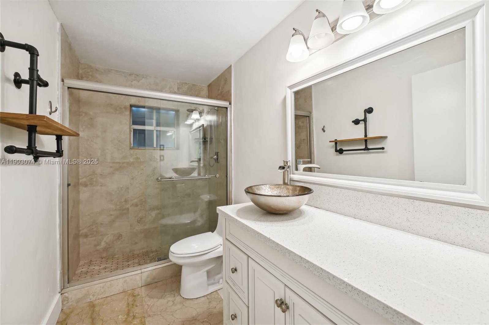 Imagen de Pequeño Objeto