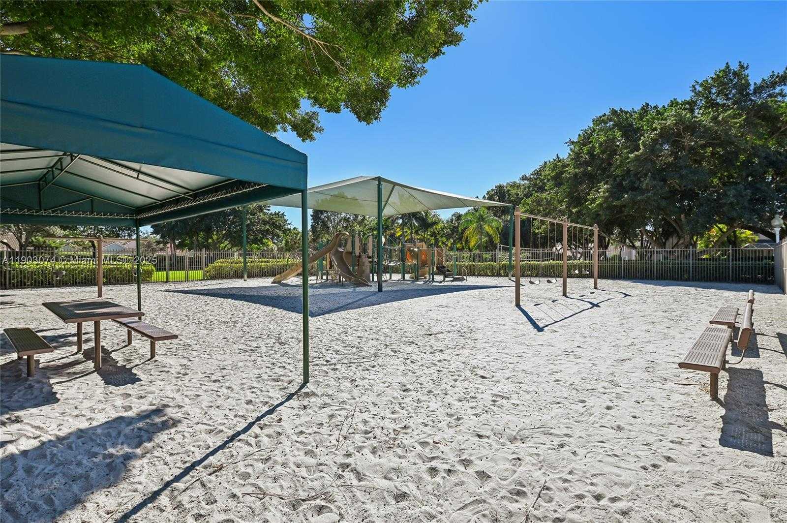 Imagen de Pequeño Objeto