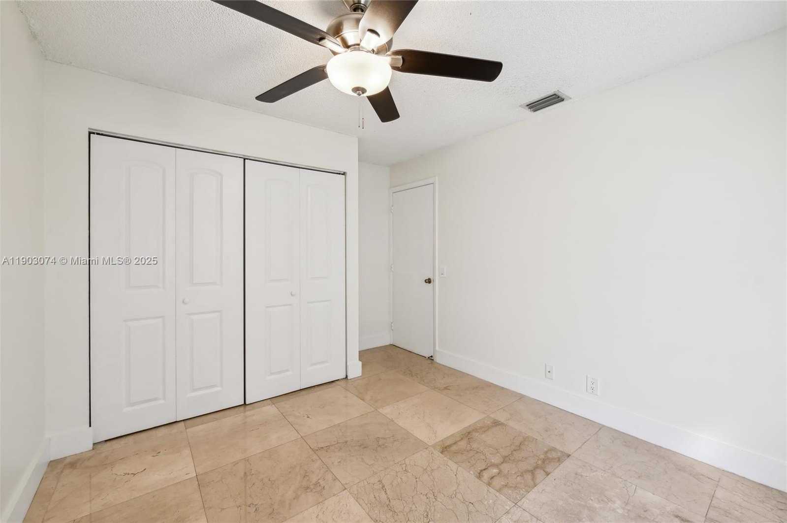 Imagen de Pequeño Objeto