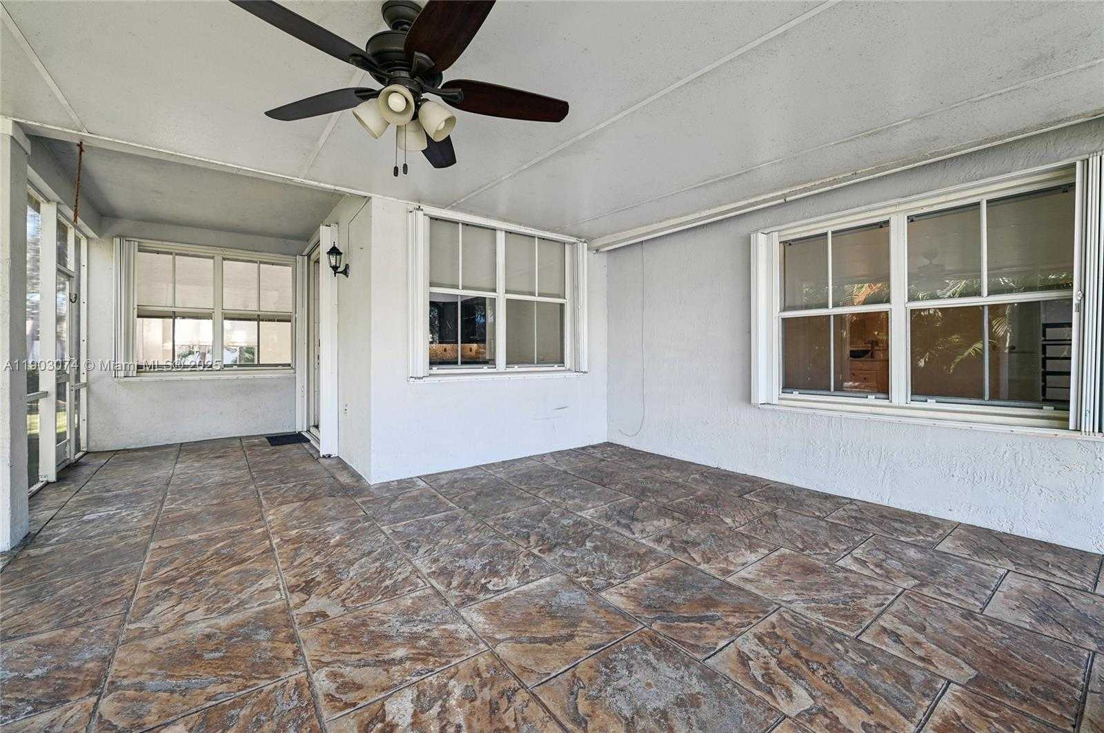 Imagen de Pequeño Objeto