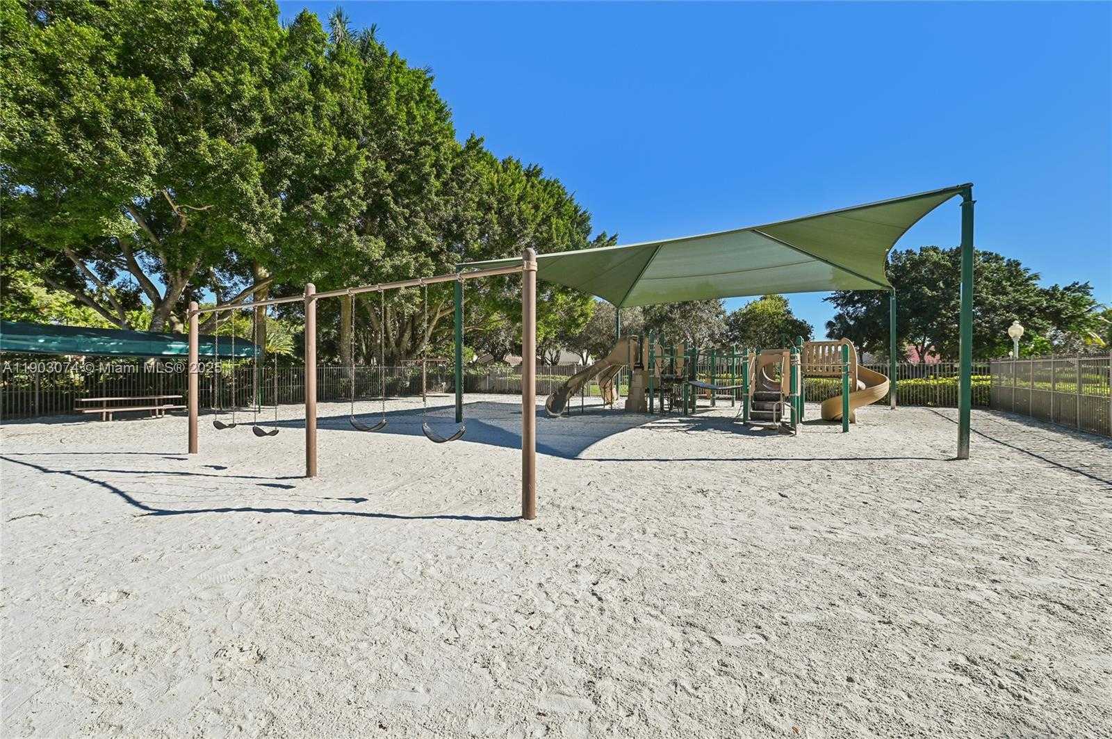 Imagen de Pequeño Objeto