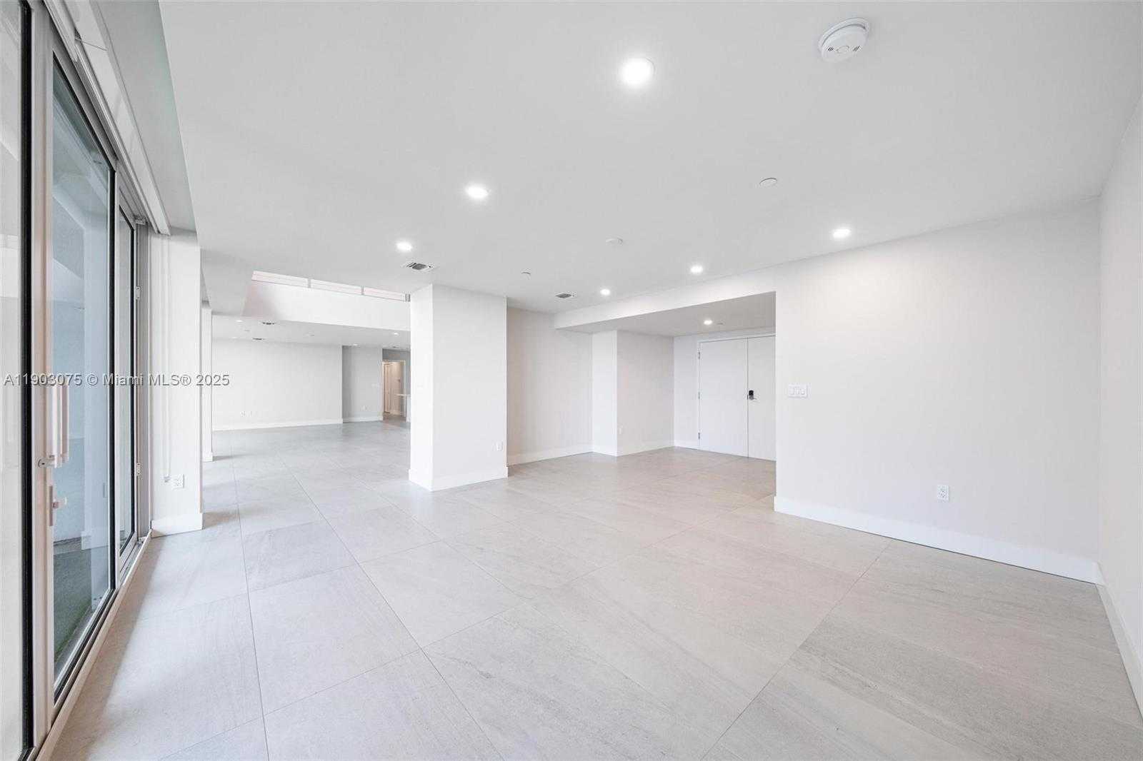 Small Image of 555 NORTH EAST 34TH ST #PH-3, Miami Number 14