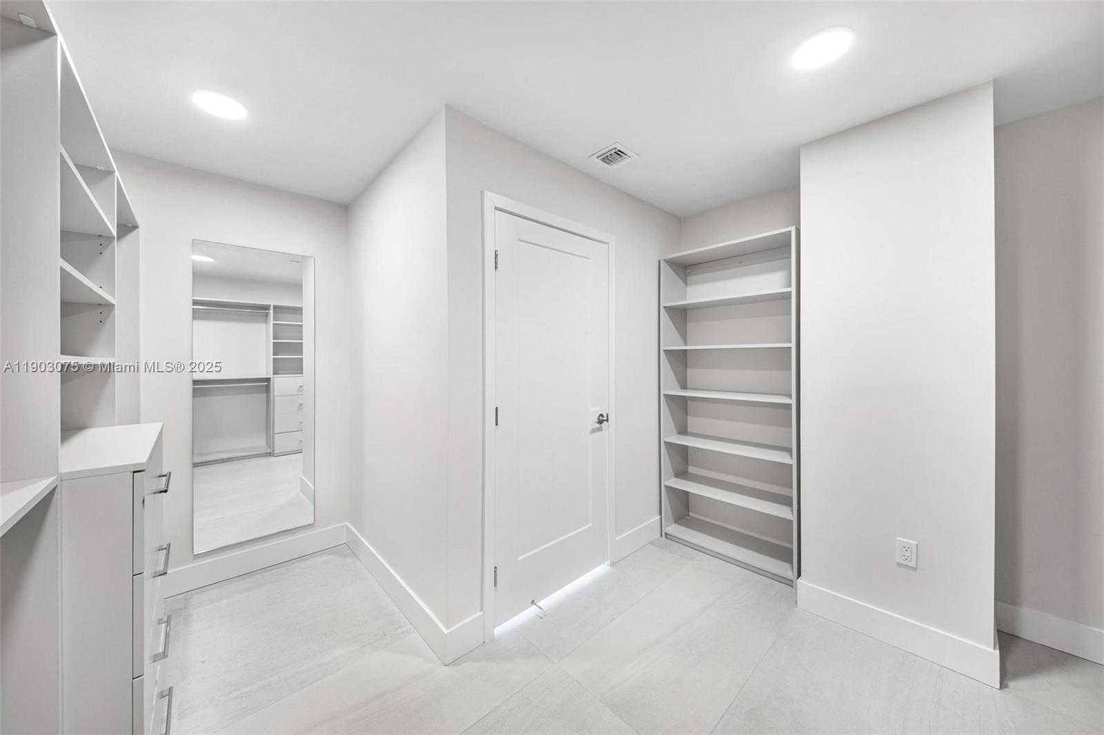 Small Image of 555 NORTH EAST 34TH ST #PH-3, Miami Number 21