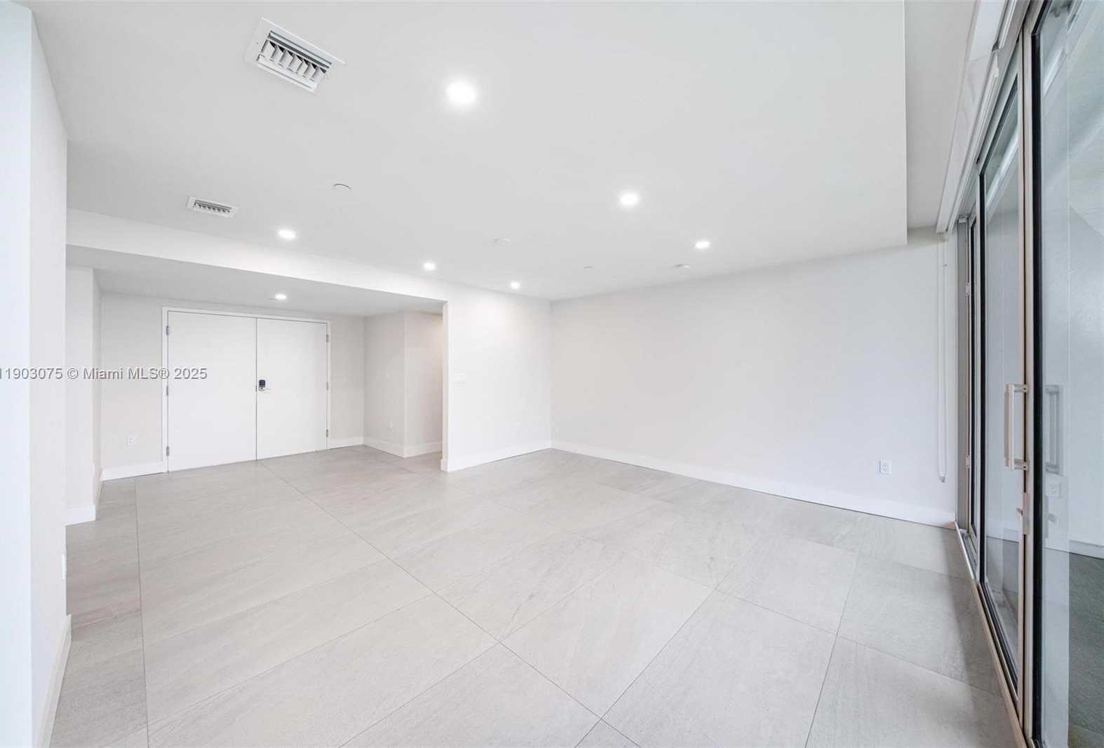 Small Image of 555 NORTH EAST 34TH ST #PH-3, Miami Number 24