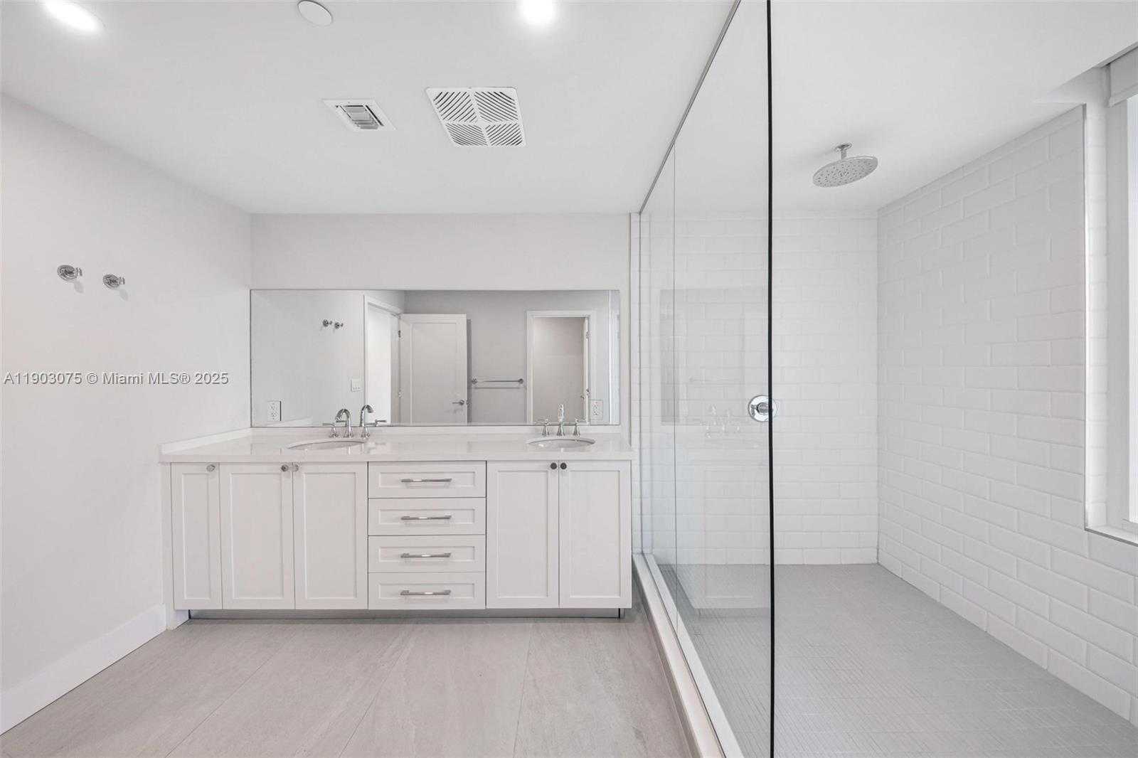 Small Image of 555 NORTH EAST 34TH ST #PH-3, Miami Number 32