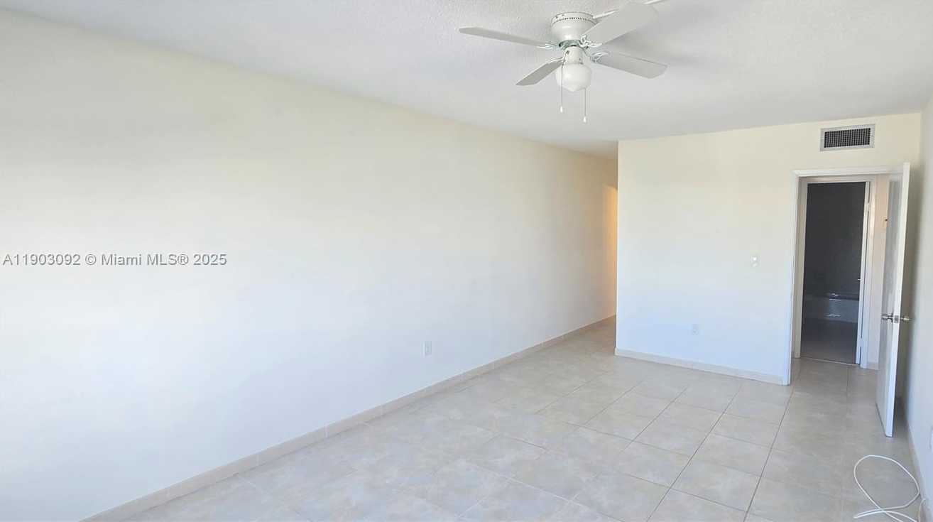 Small Image of 400 KINGS POINT DR #624, Sunny Isles Beach Number 14