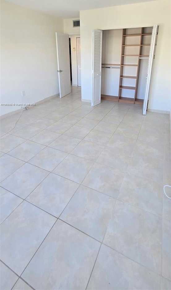 Small Image of 400 KINGS POINT DR #624, Sunny Isles Beach Number 23