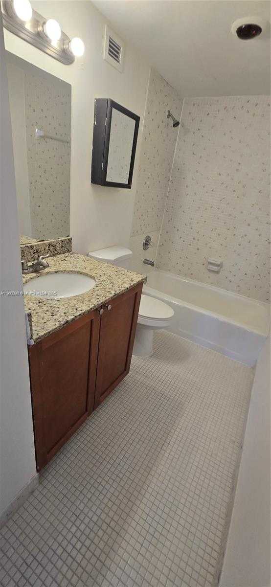 Small Image of 400 KINGS POINT DR #624, Sunny Isles Beach Number 25