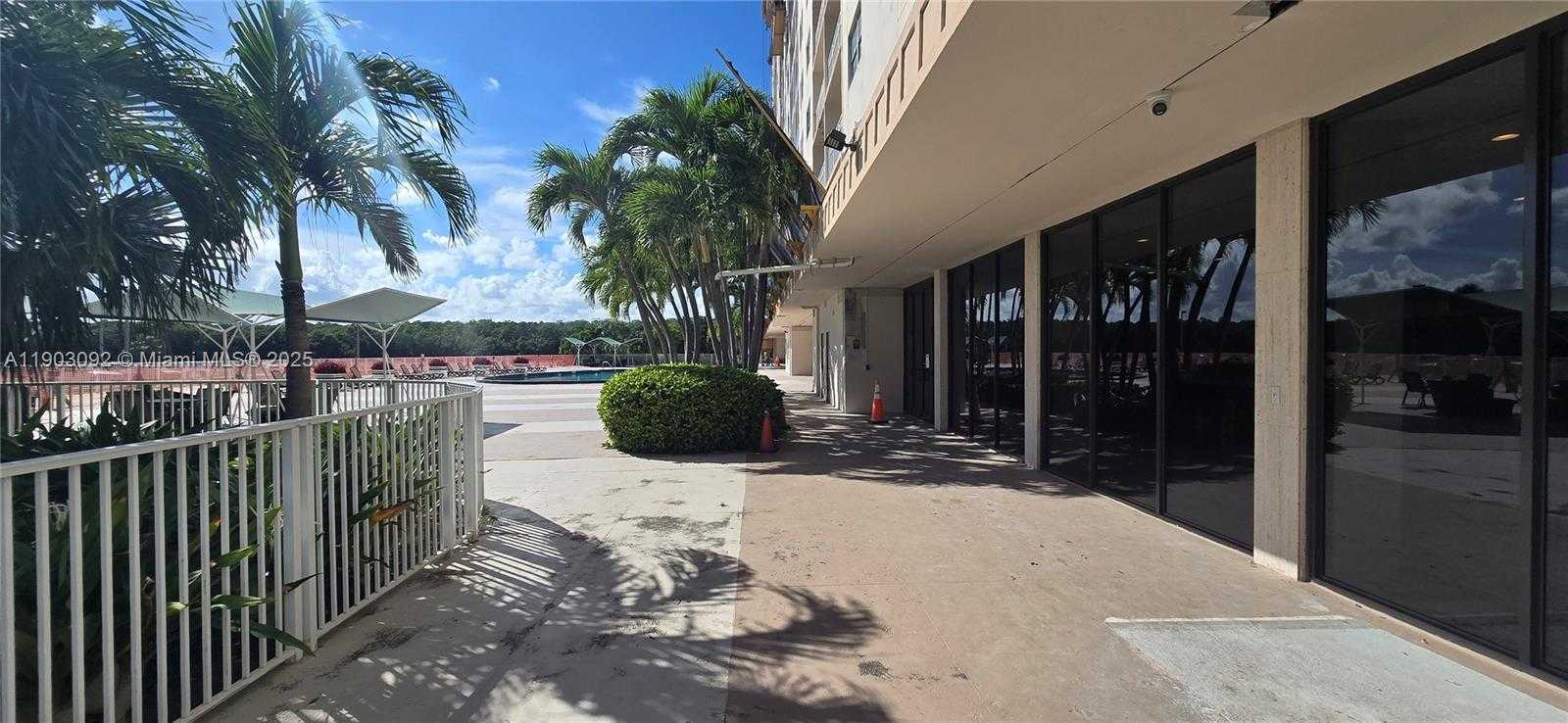 Small Image of 400 KINGS POINT DR #624, Sunny Isles Beach Number 31