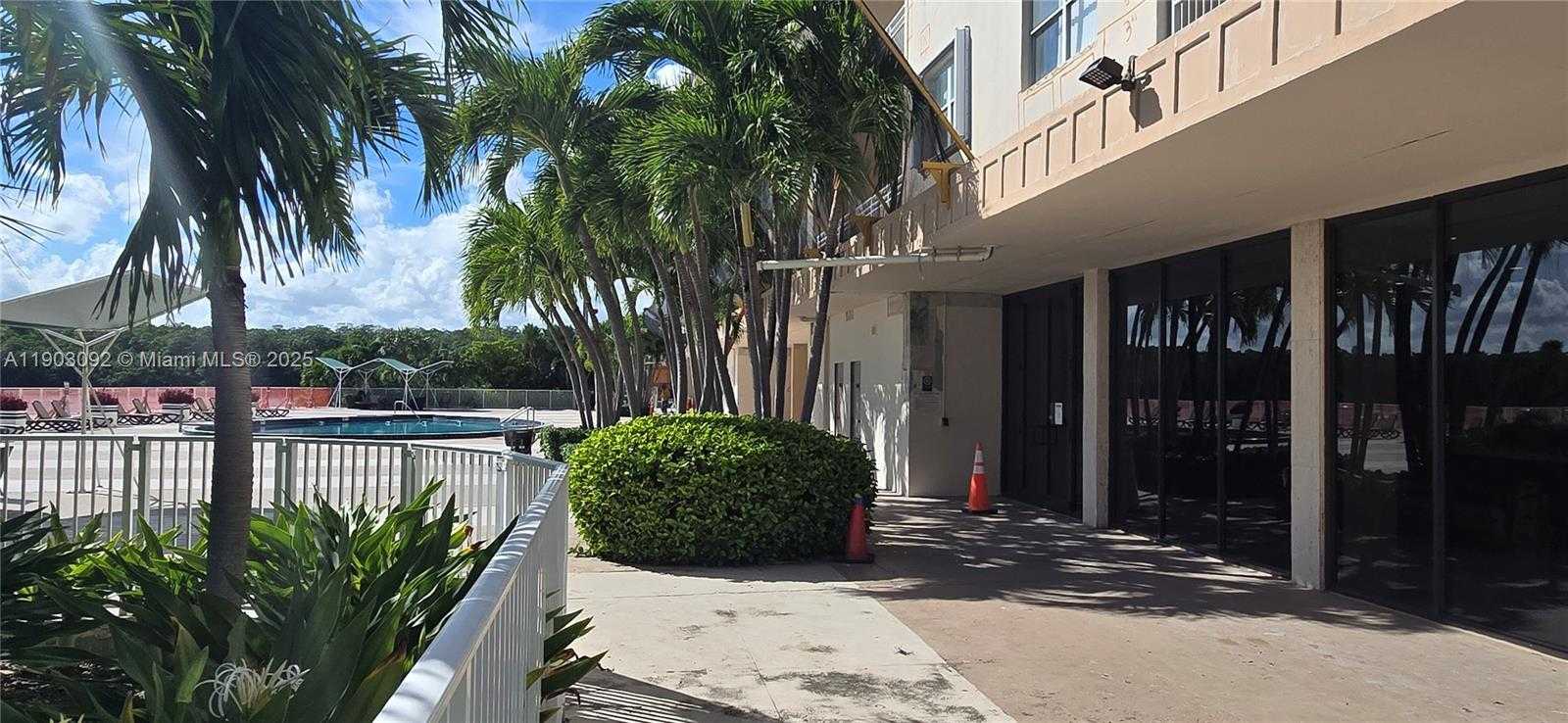 Small Image of 400 KINGS POINT DR #624, Sunny Isles Beach Number 32