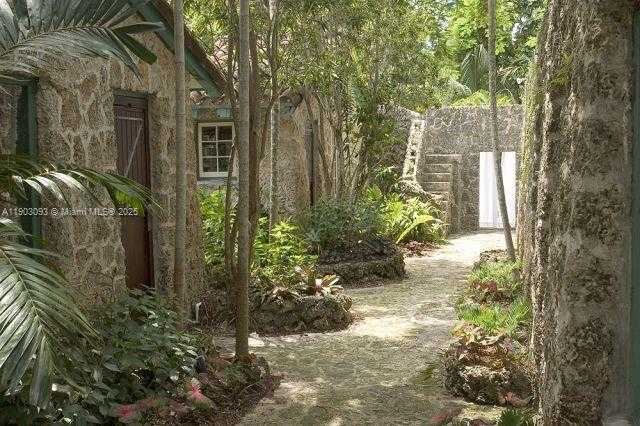 Small Image of 1301 MILAN AVE COTTAGE #1, Coral Gables Number 4