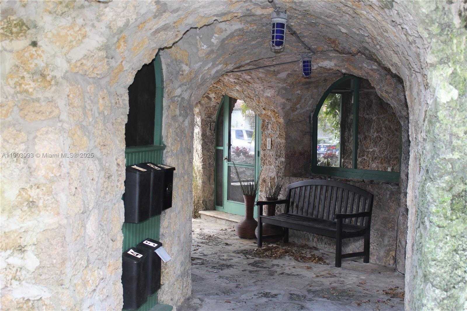 Small Image of 1301 MILAN AVE COTTAGE #1, Coral Gables Number 9