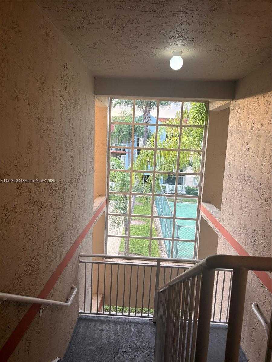 Small Image of 18850 NORTH WEST 57TH AVE #306, Hialeah Number 11