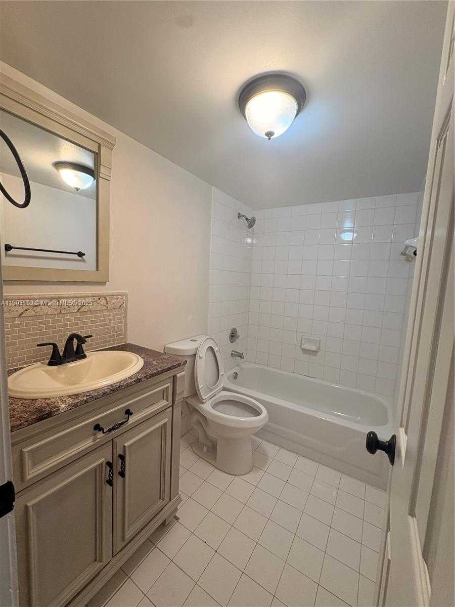 Small Image of 18850 NORTH WEST 57TH AVE #306, Hialeah Number 12