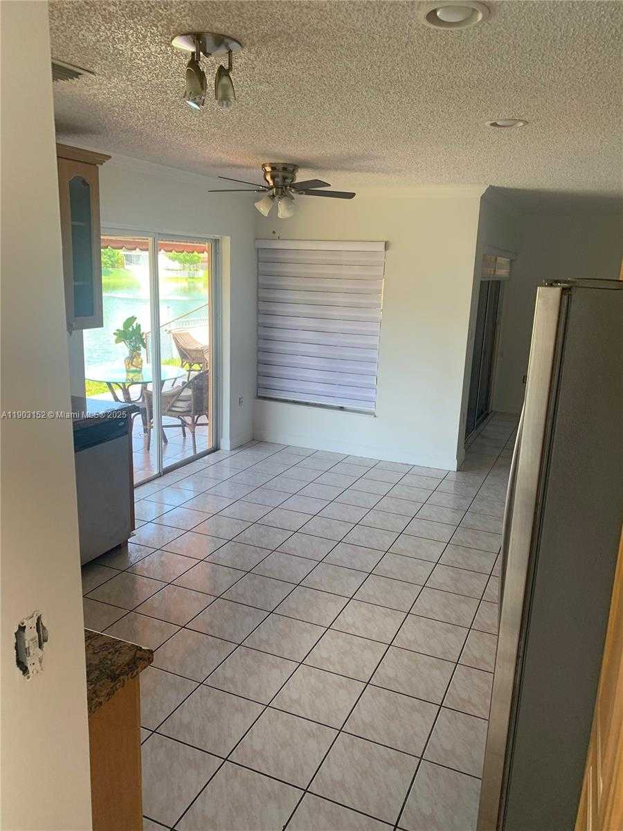 Small Image of 985 NORTH WEST 132ND CT, Miami Number 12