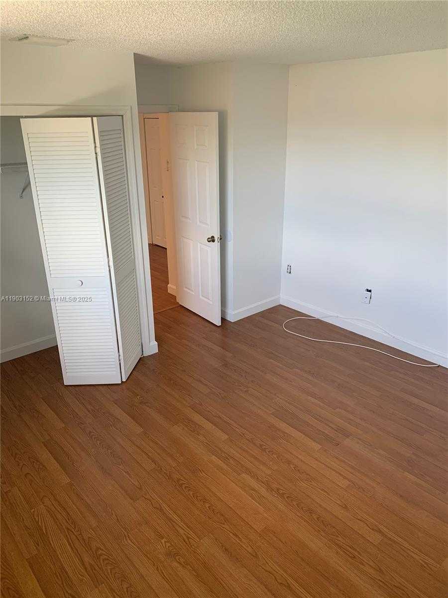 Small Image of 985 NORTH WEST 132ND CT, Miami Number 19