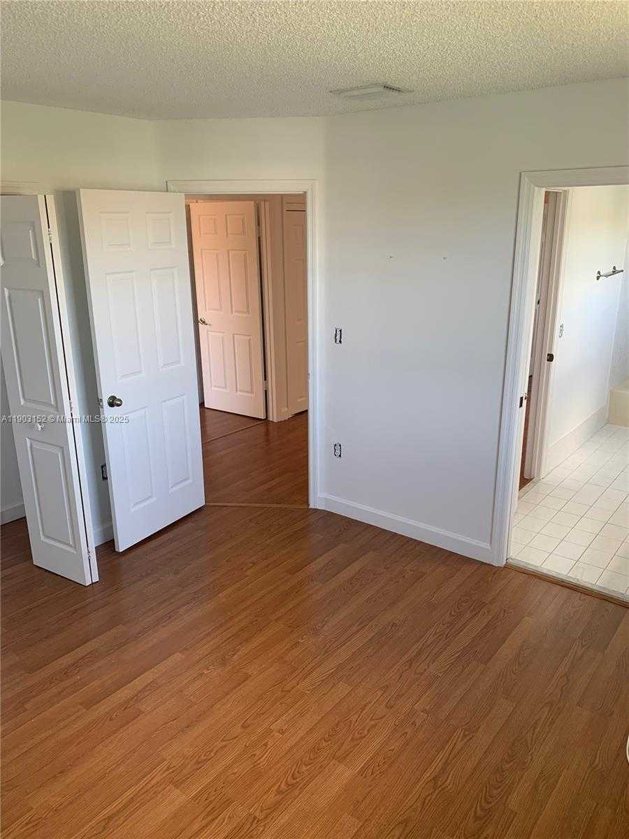 Small Image of 985 NORTH WEST 132ND CT, Miami Number 20