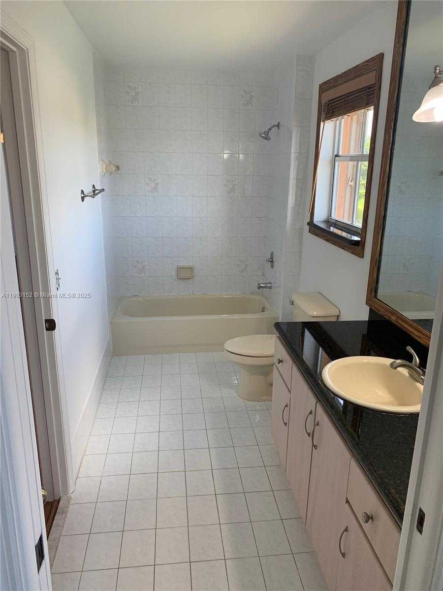 Small Image of 985 NORTH WEST 132ND CT, Miami Number 21