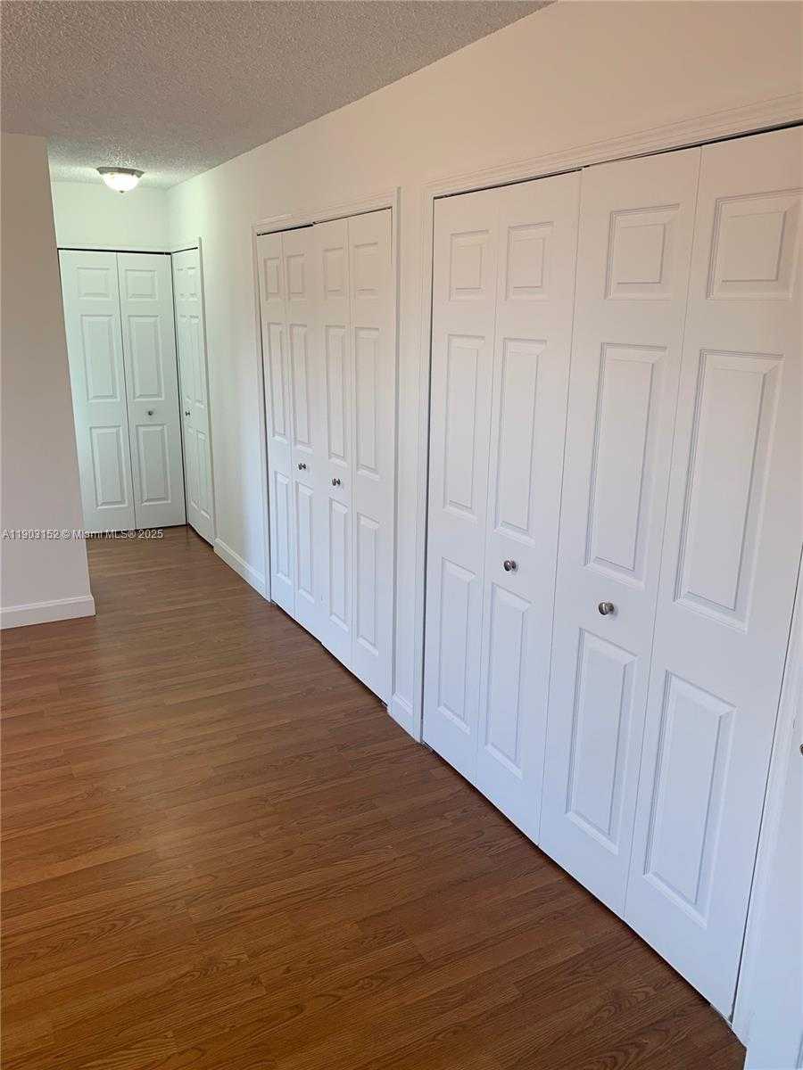 Small Image of 985 NORTH WEST 132ND CT, Miami Number 23