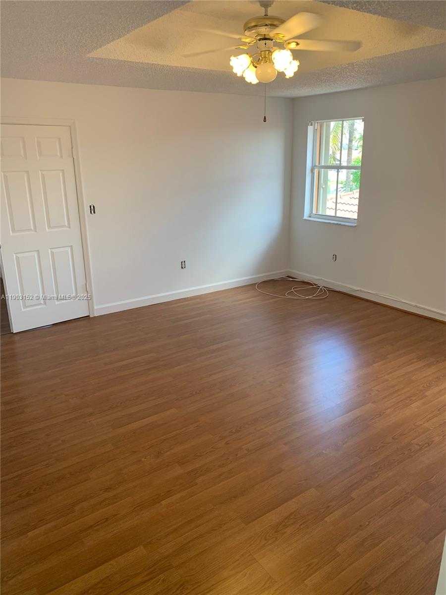 Small Image of 985 NORTH WEST 132ND CT, Miami Number 24