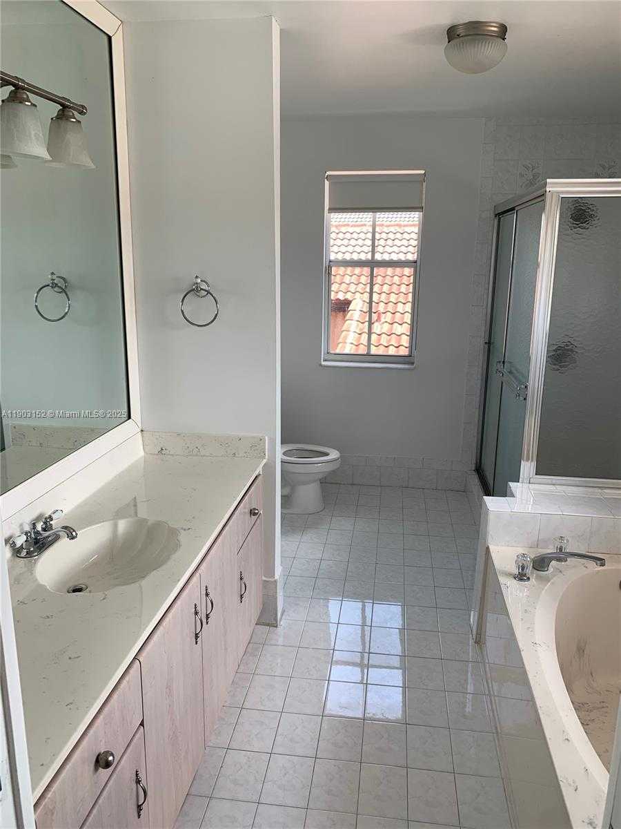 Small Image of 985 NORTH WEST 132ND CT, Miami Number 26