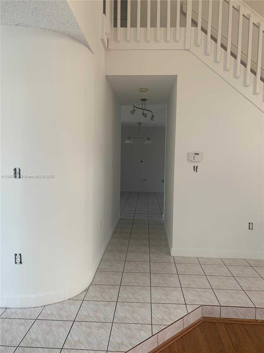 Small Image of 985 NORTH WEST 132ND CT, Miami Number 5