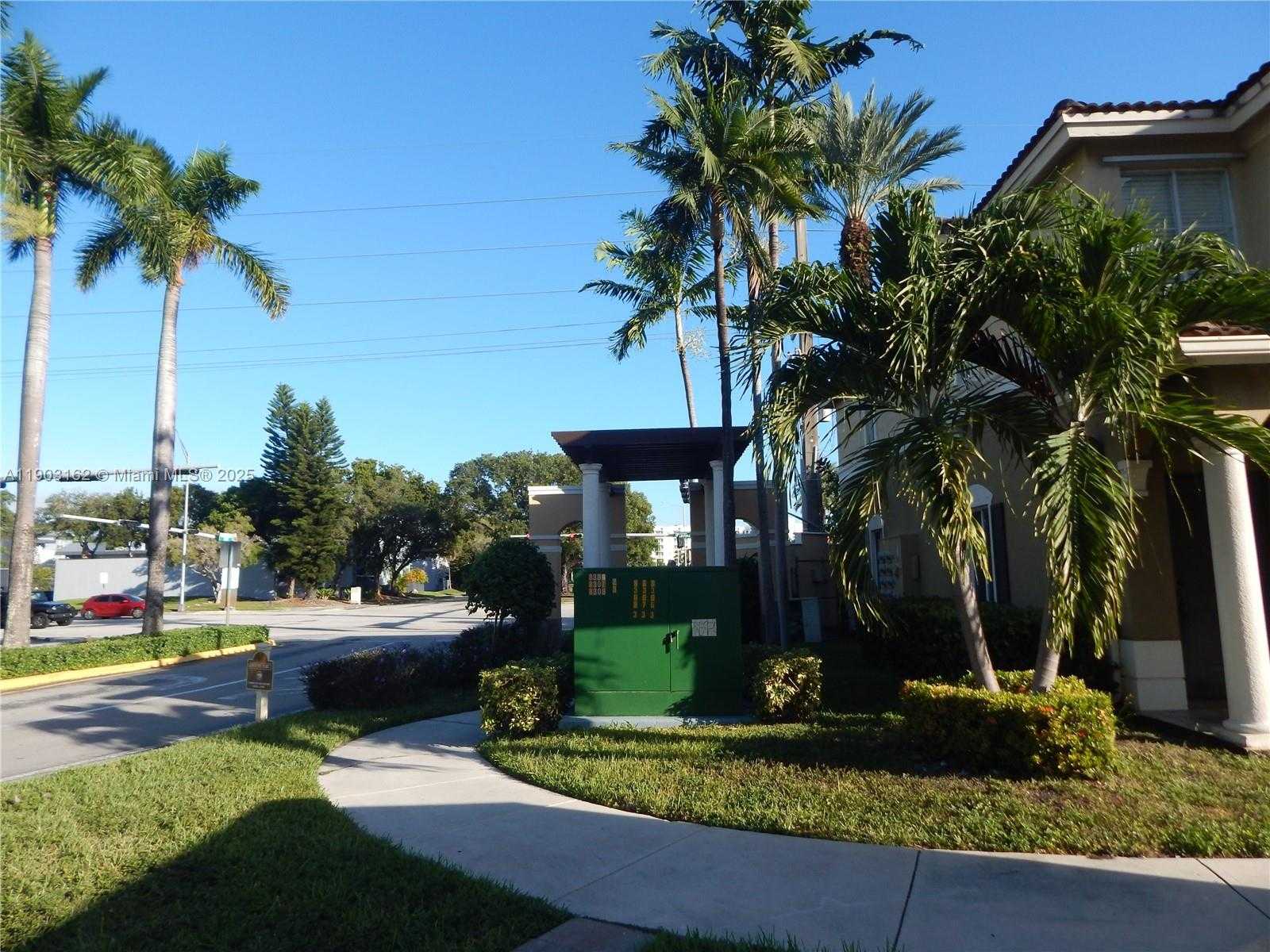 Small Image of 8810 WEST FLAGLER ST #1, Miami Number 4