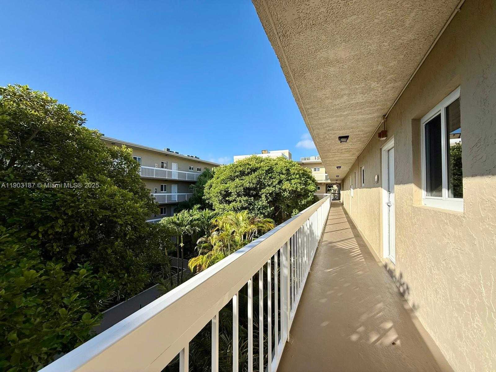 Small Image of 7860 CAMINO REAL #L305, Miami Number 11