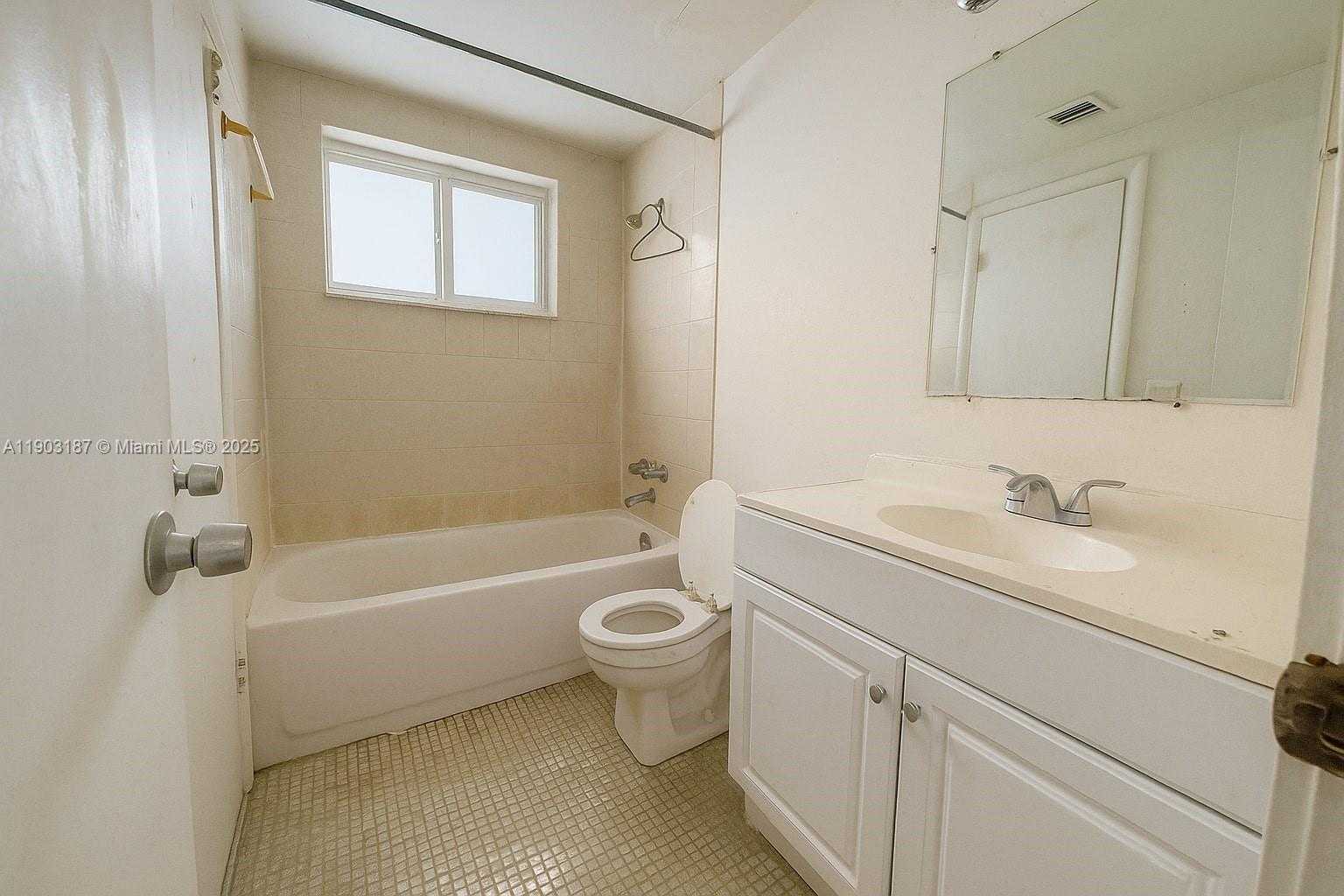 Small Image of 7860 CAMINO REAL #L305, Miami Number 5