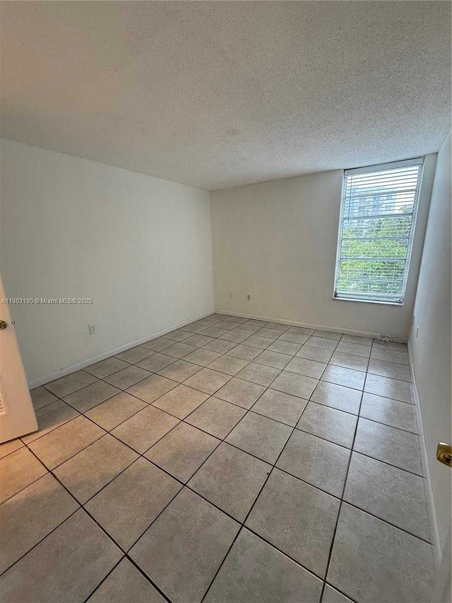 Small Image of 8820 FONTAINEBLEAU BLVD #403, Miami Number 3