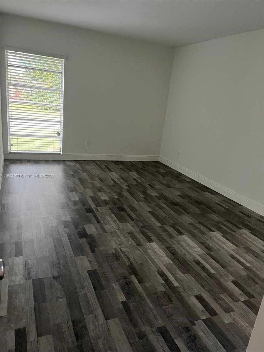 Imagen de Pequeño Objeto