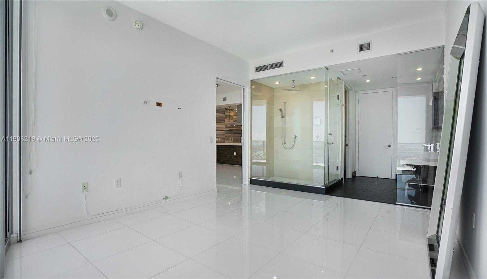 Imagen de Pequeño Objeto