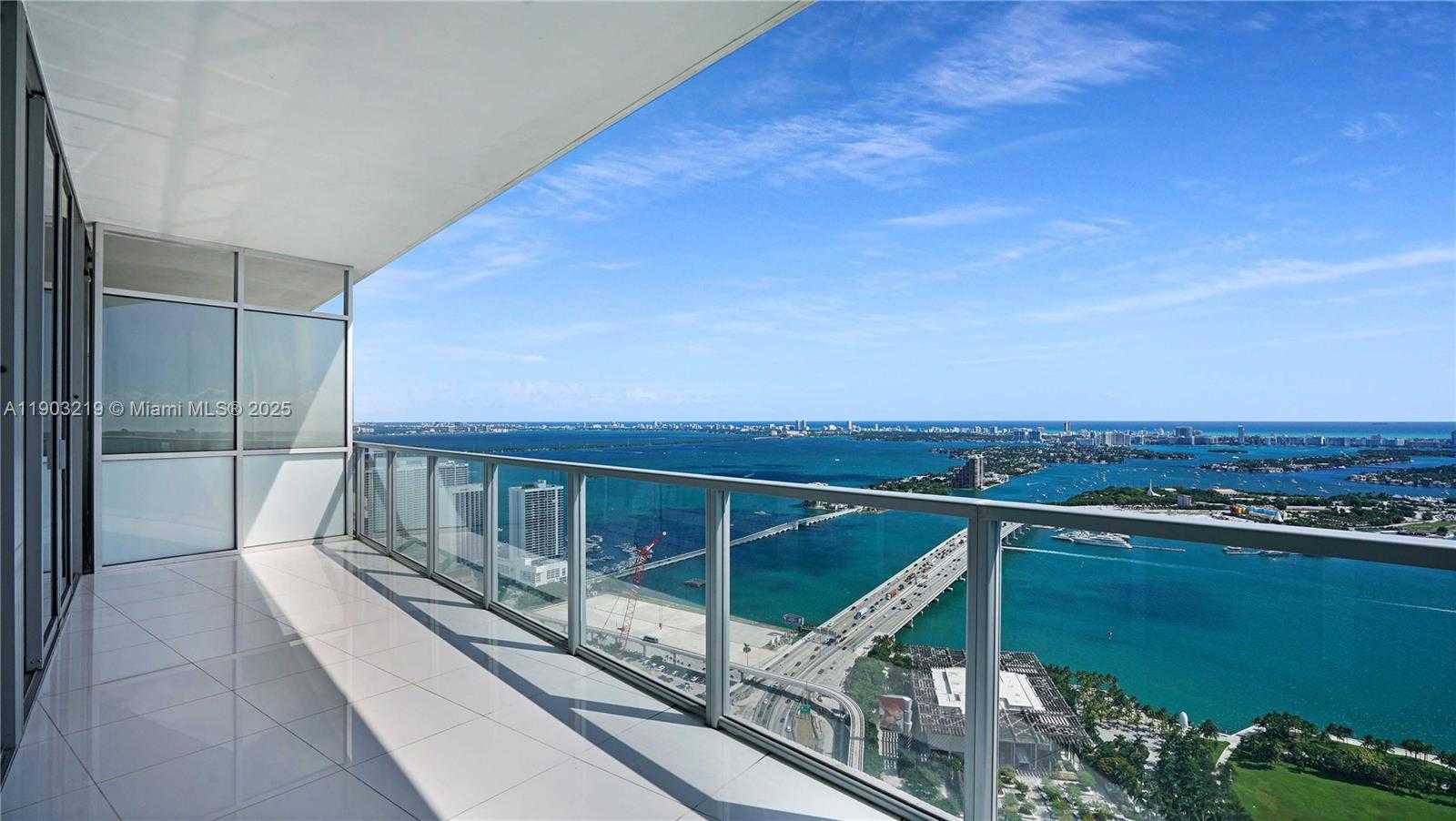 Imagen de Pequeño Objeto