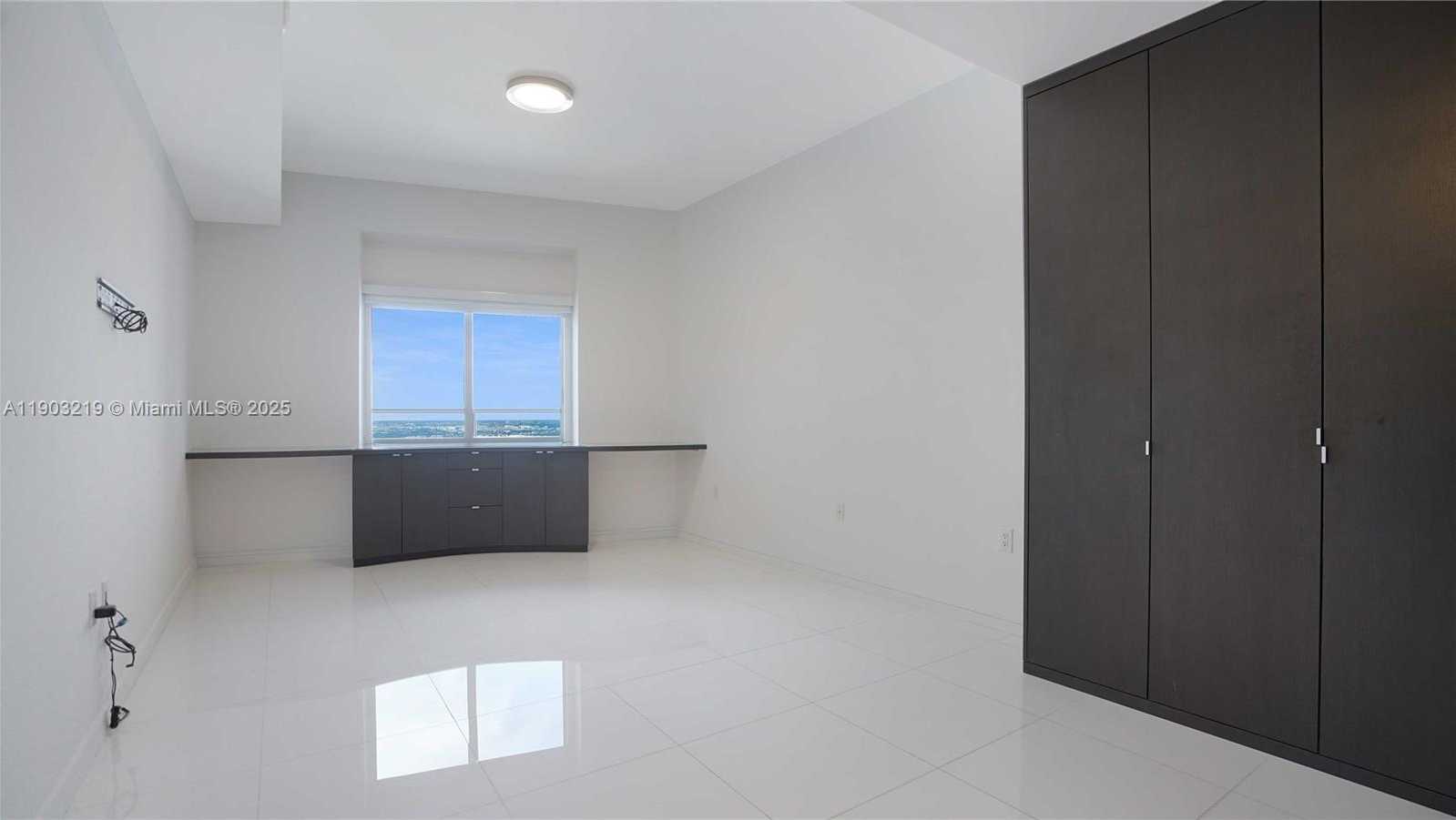 Imagen de Pequeño Objeto