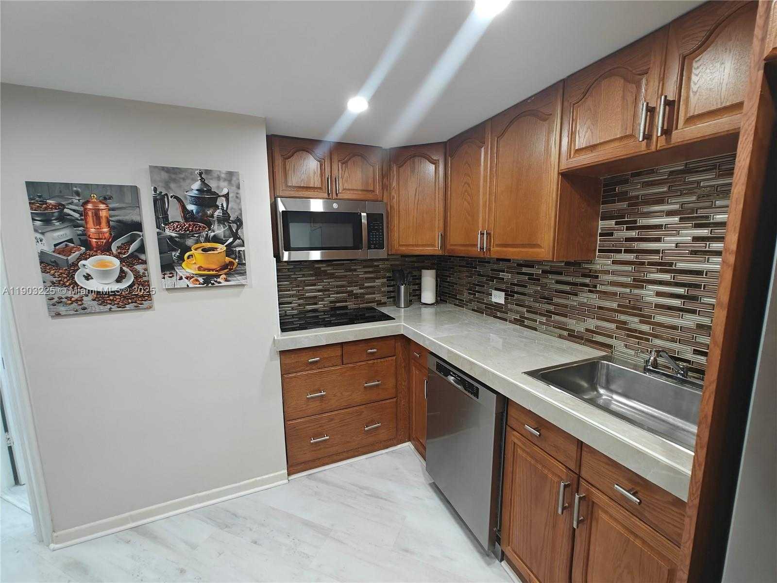 Small Image of 801 BRICKELL BAY DR #970, Miami Number 10