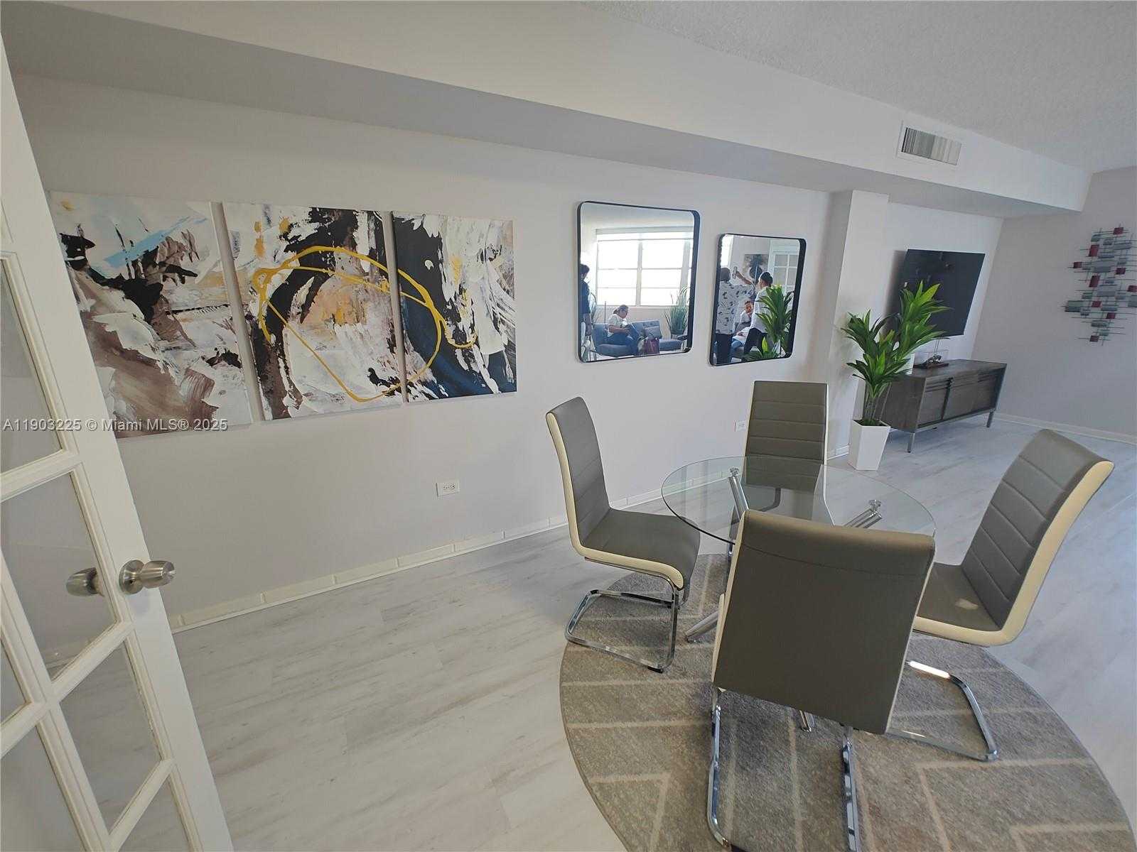 Small Image of 801 BRICKELL BAY DR #970, Miami Number 13