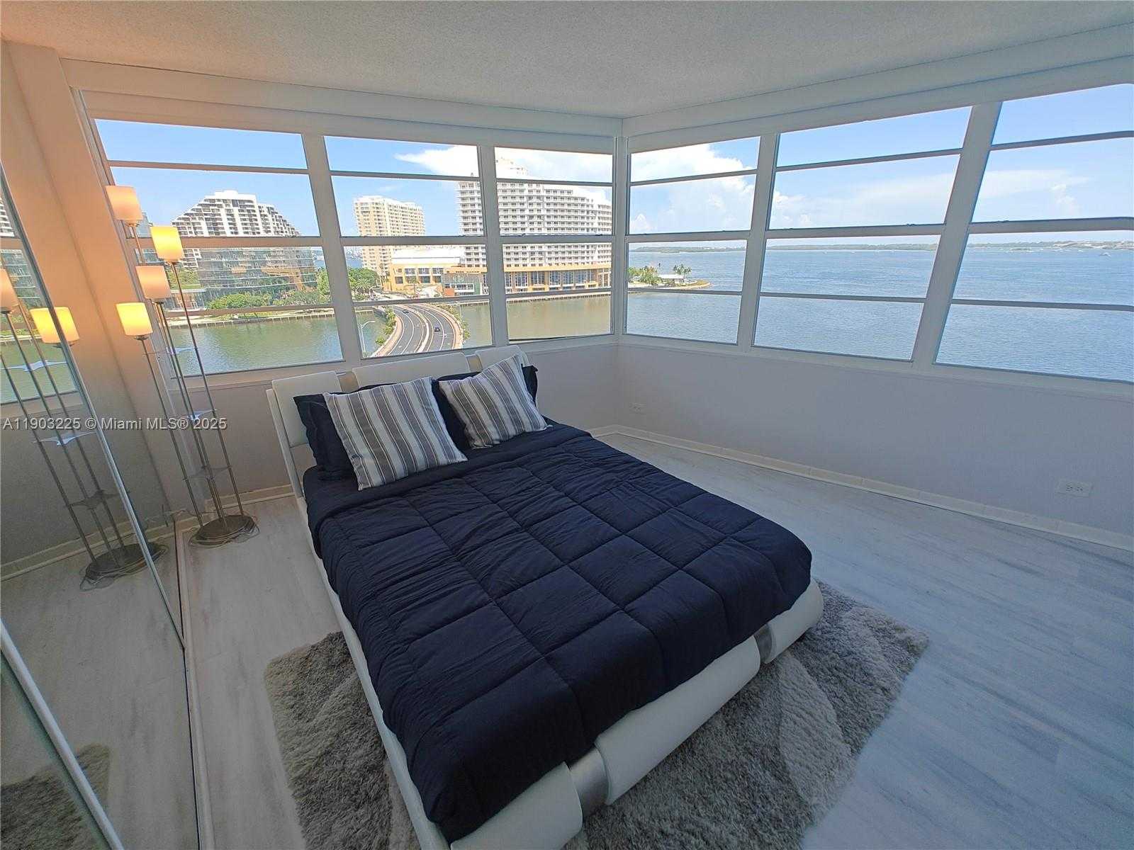 Small Image of 801 BRICKELL BAY DR #970, Miami Number 16