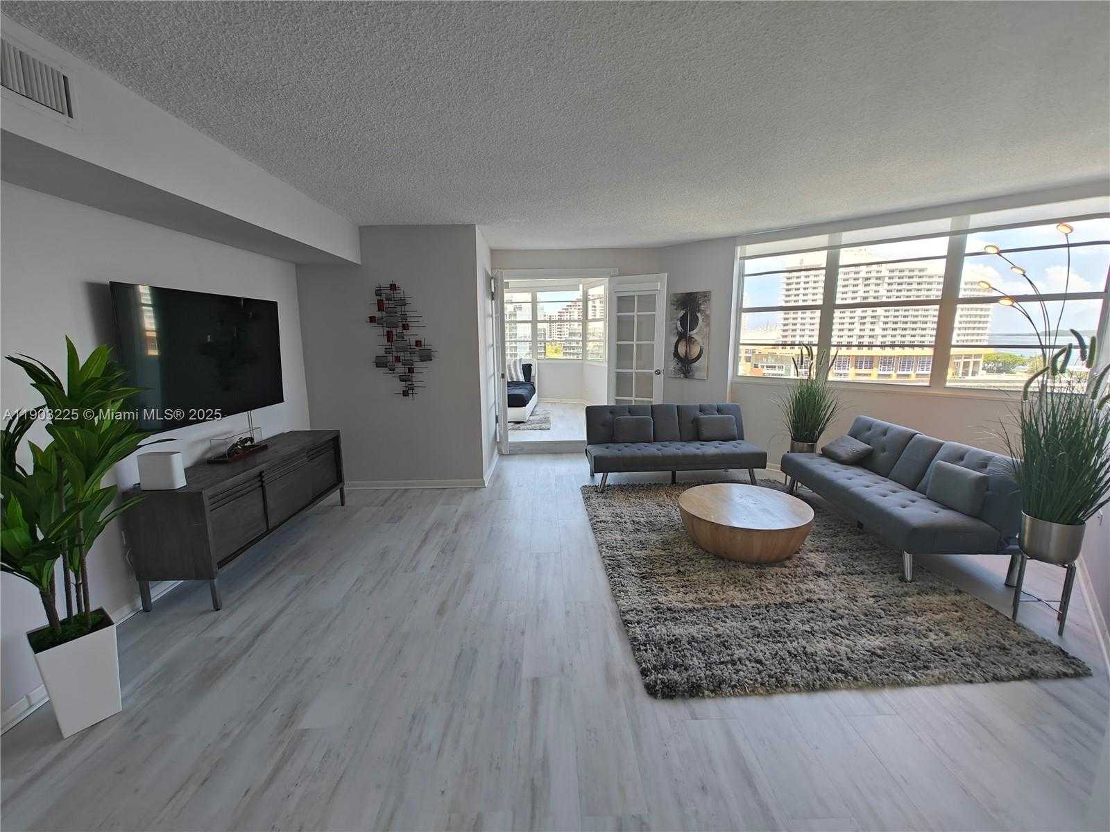 Small Image of 801 BRICKELL BAY DR #970, Miami Number 18