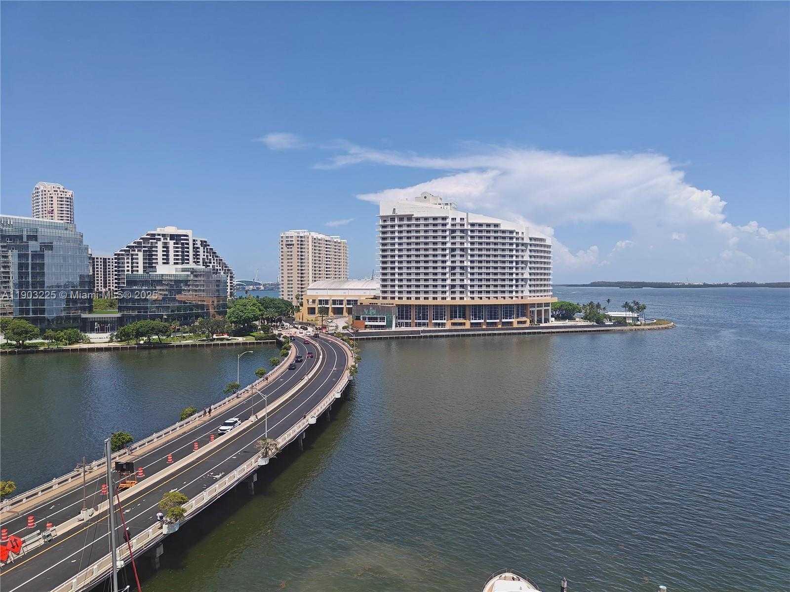 Small Image of 801 BRICKELL BAY DR #970, Miami Number 2