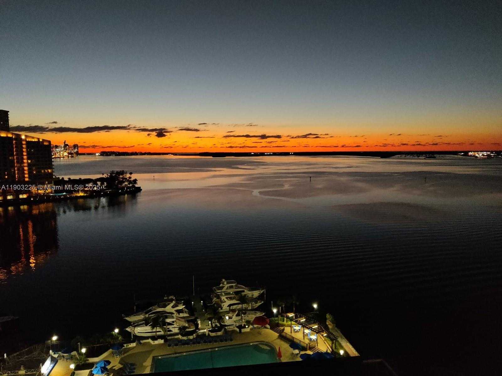 Small Image of 801 BRICKELL BAY DR #970, Miami Number 3