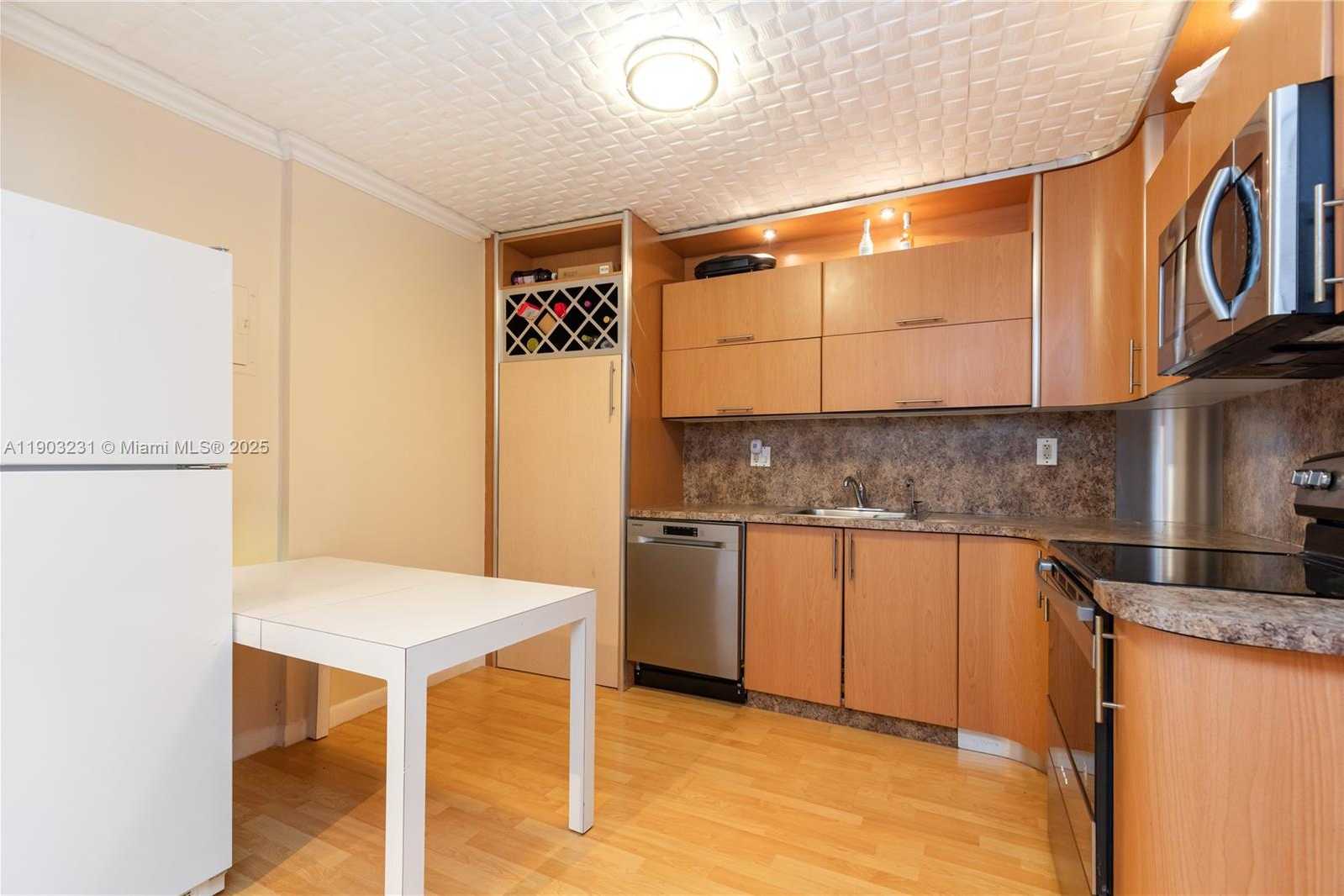 Small Image of 230 174TH ST #1407, Sunny Isles Beach Number 5