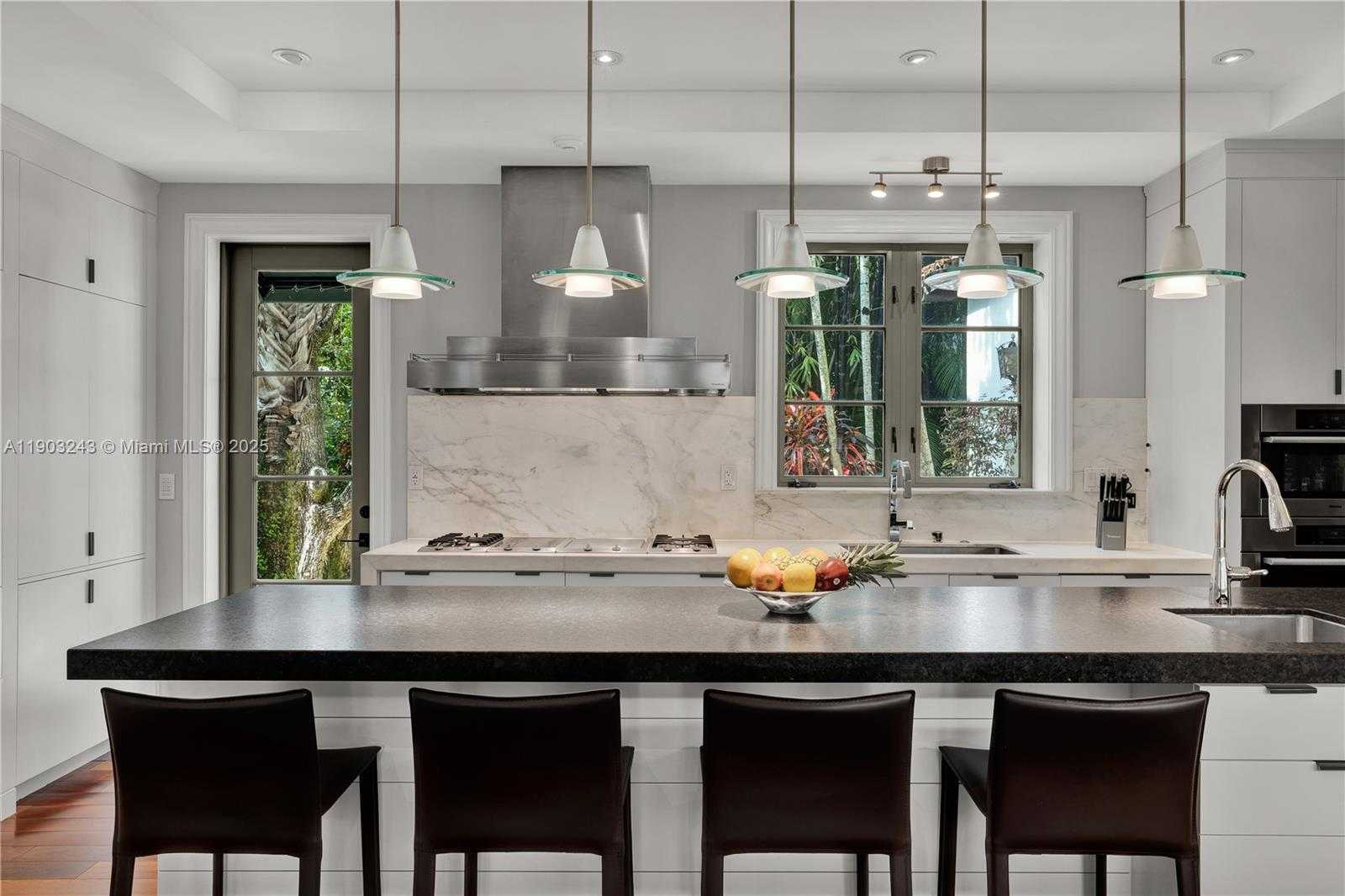 Small Image of 932 ESCOBAR AVE, Coral Gables Number 11