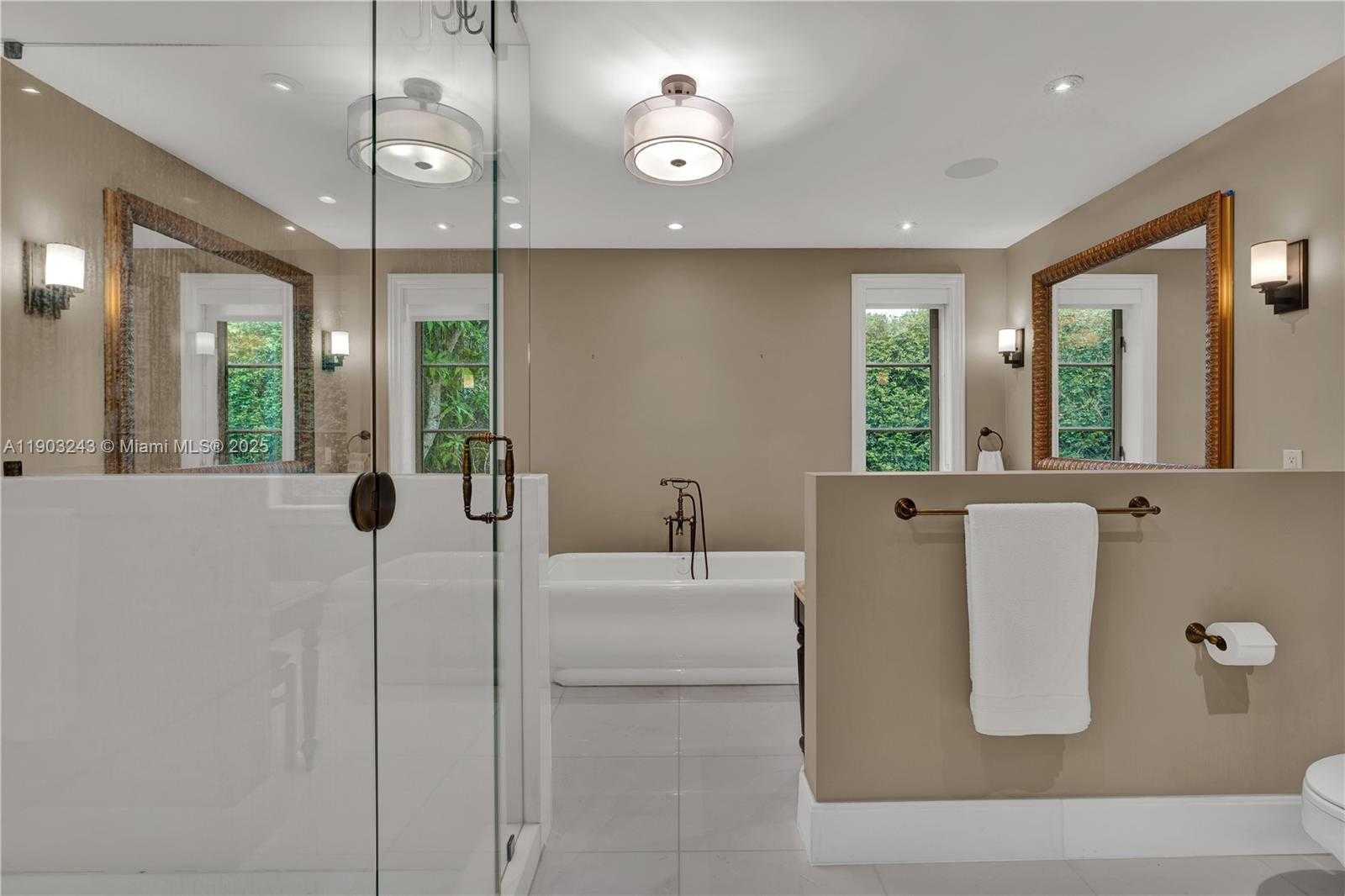 Small Image of 932 ESCOBAR AVE, Coral Gables Number 26