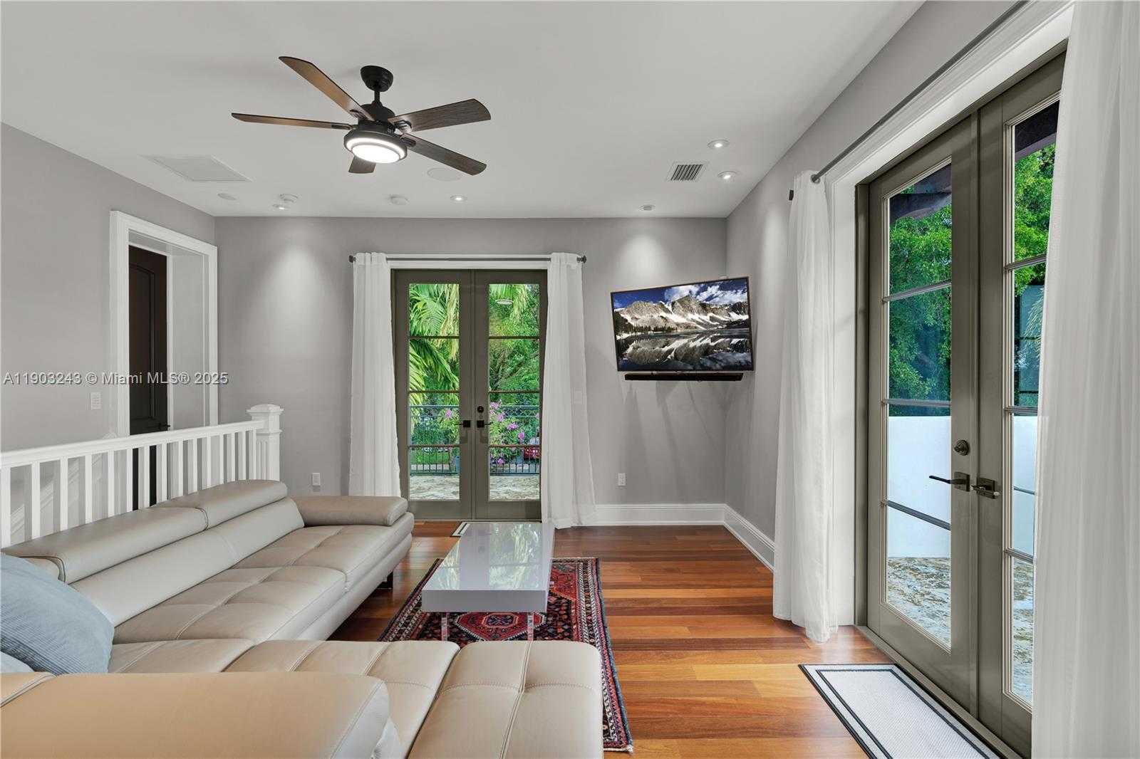 Small Image of 932 ESCOBAR AVE, Coral Gables Number 32